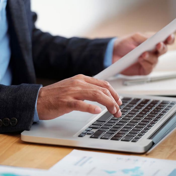 The 7 Metrics Every One-Person Finance Team Must Track